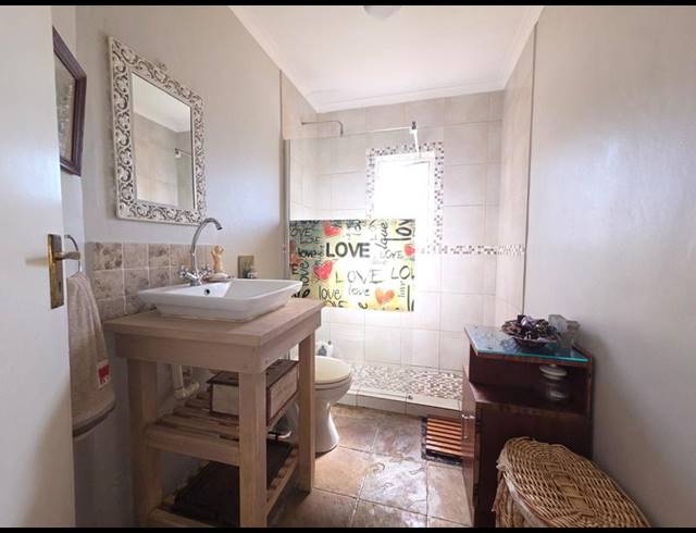 2 BEDROOM HOUSE FOR SALE IN D'URBANVALE